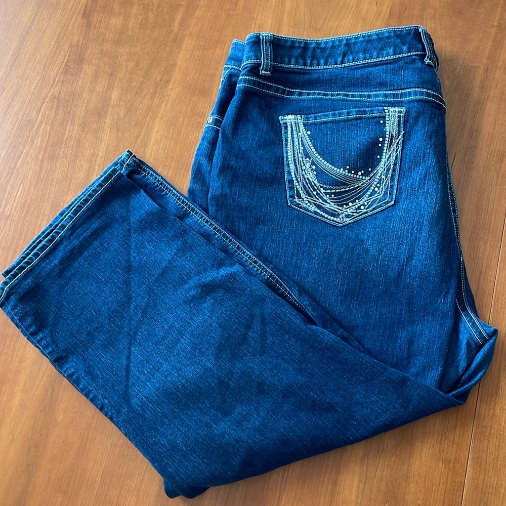 APT. 9 Capri Women’s size 22 beautiful dark blue denim